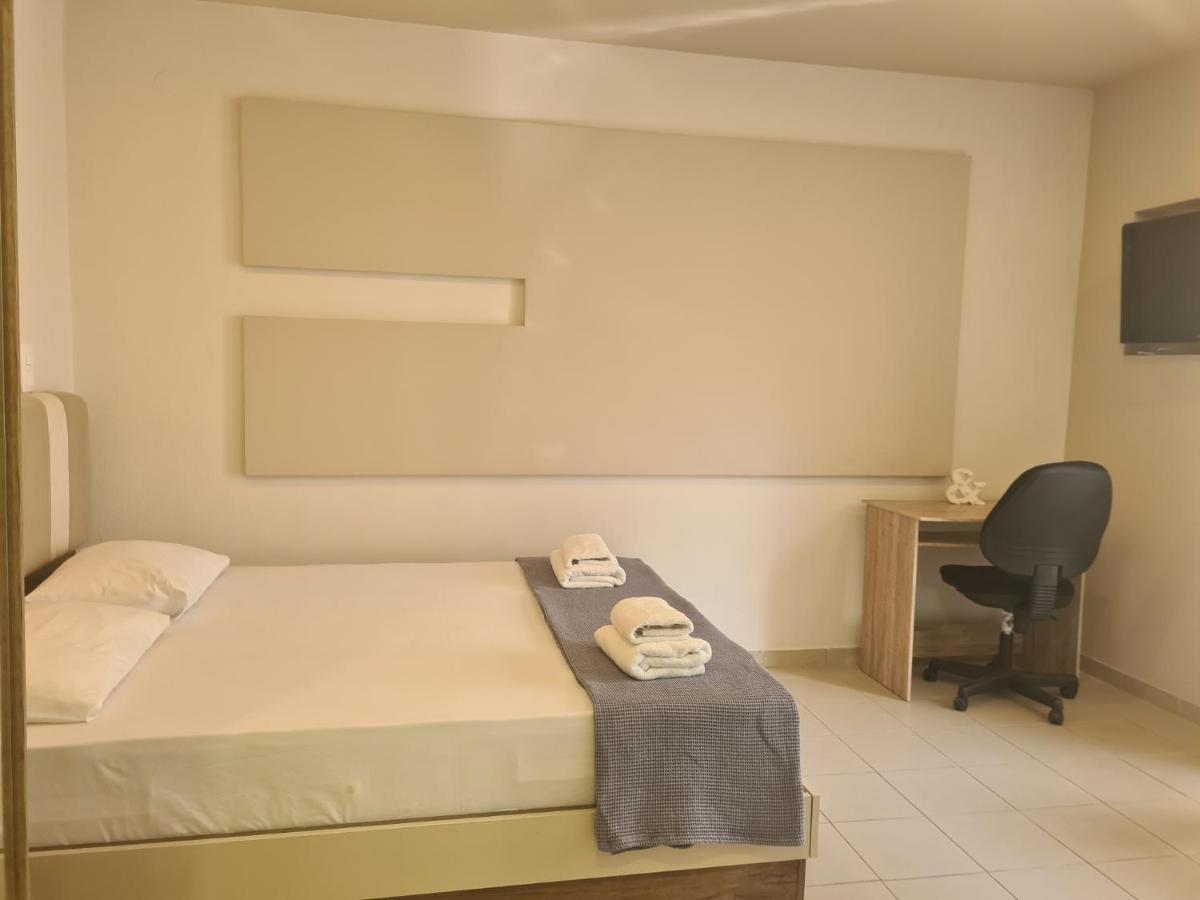 Sahakyan Lara 3 Apartment Alexandroupoli Bagian luar foto