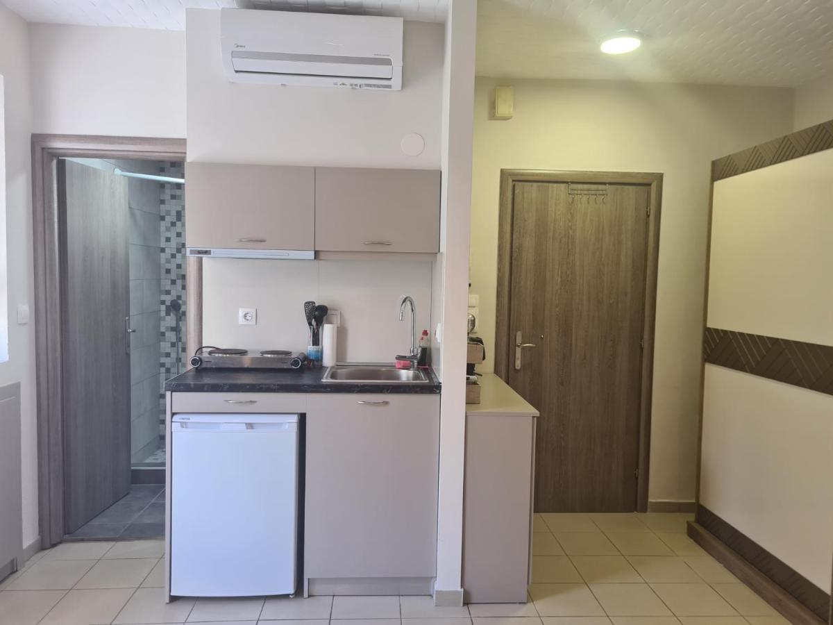 Sahakyan Lara 3 Apartment Alexandroupoli Bagian luar foto