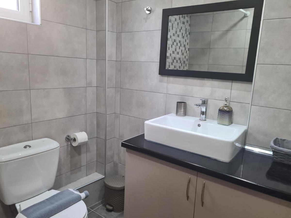 Sahakyan Lara 3 Apartment Alexandroupoli Bagian luar foto