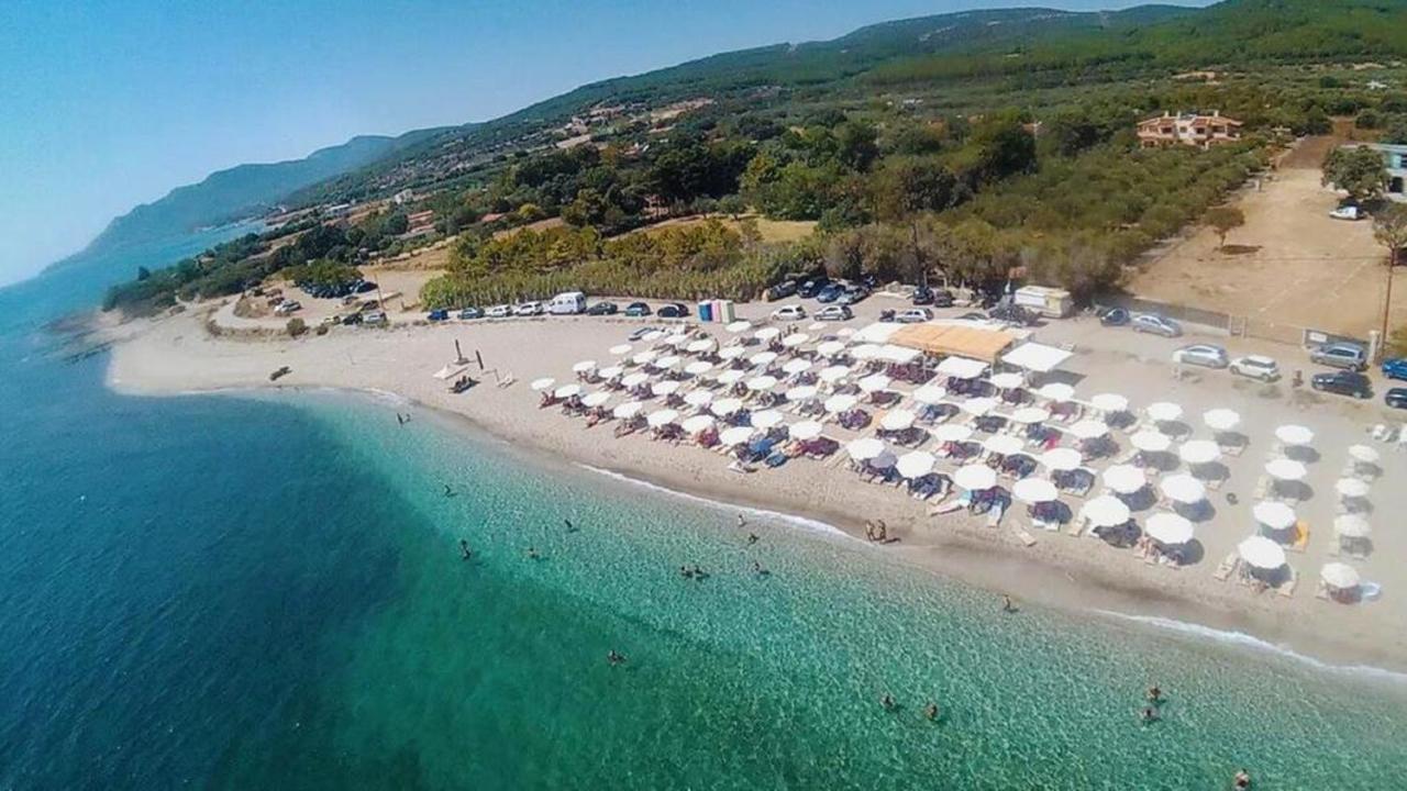 Sahakyan Lara 3 Apartment Alexandroupoli Bagian luar foto